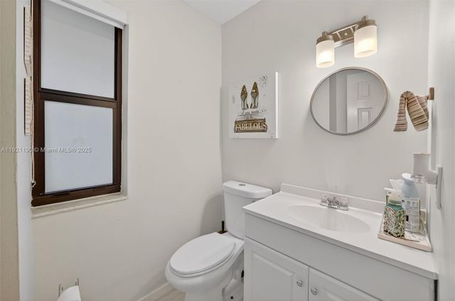 10425 SW 154th Ct 6, Miami, FL 33196