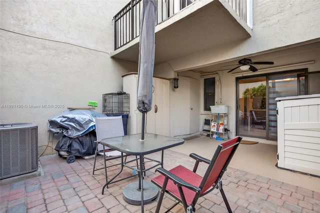 10425 SW 154th Ct 6, Miami, FL 33196