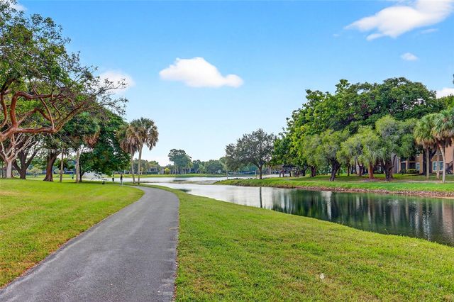 10425 SW 154th Ct 6, Miami, FL 33196