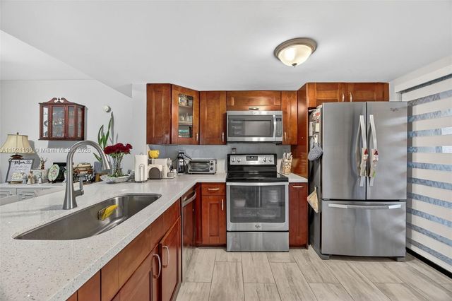 10425 SW 154th Ct 6, Miami, FL 33196