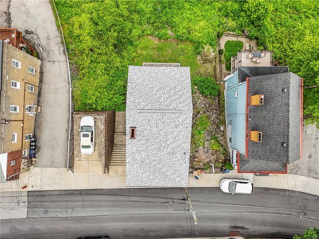 139-141 E Sycamore St, Mt Washington, PA 15211