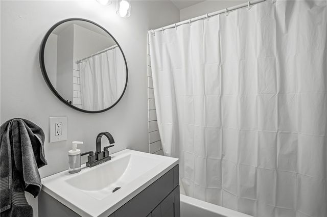 139-141 E Sycamore St, Mt Washington, PA 15211