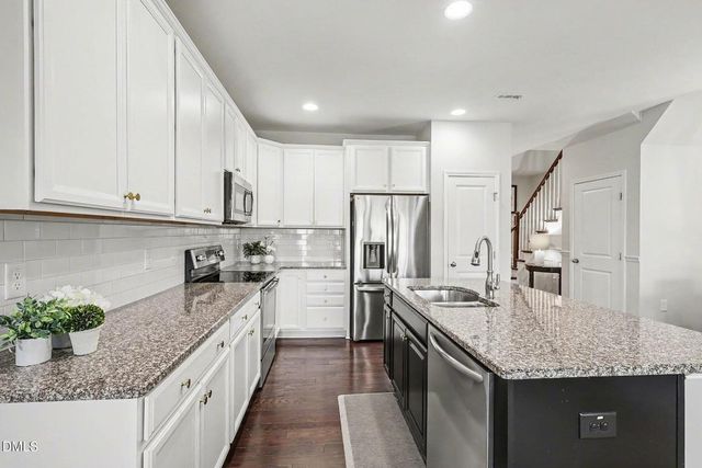 106 Castien Cove Place, Apex, NC 27539