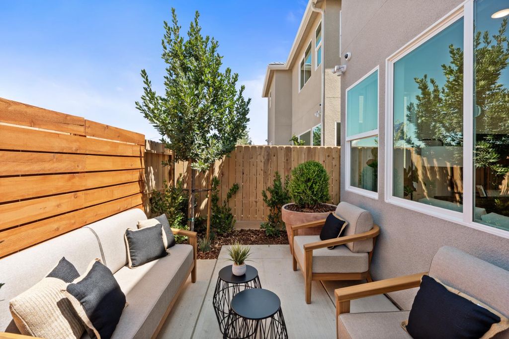 Image 31 of property listing at 1482 Bloom Lane, Clovis, CA 93619