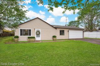 2762 EMMONS Avenue, Rochester Hills, MI 48307