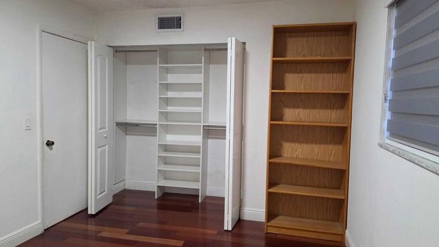 100 ASHBURY Road 206, Hollywood, FL 33024