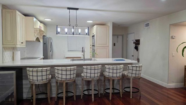 100 ASHBURY Road 206, Hollywood, FL 33024