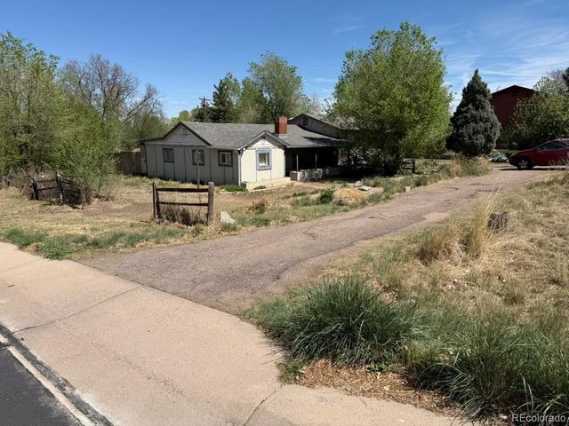 492 S Owens Street, Lakewood, CO 80226