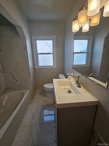 152 Highland Avenue, Clawson, MI 48017