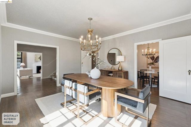 906 906 Paramount Rd, Oakland, CA 94610