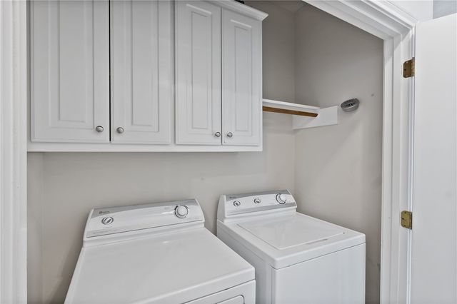 1702 Deacon Drive 104, College Station, TX 77845