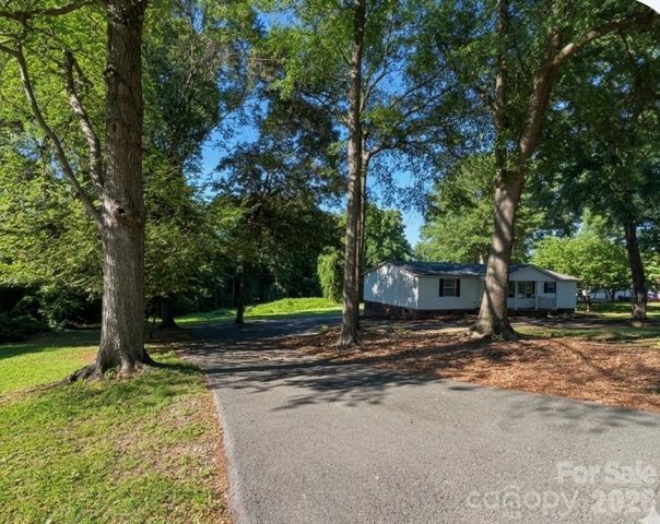 428 E Club Drive, Gastonia, NC 28054