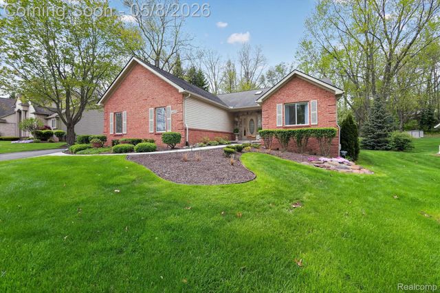 4455 Driftwood Drive, Commerce Charter Township, MI 48382