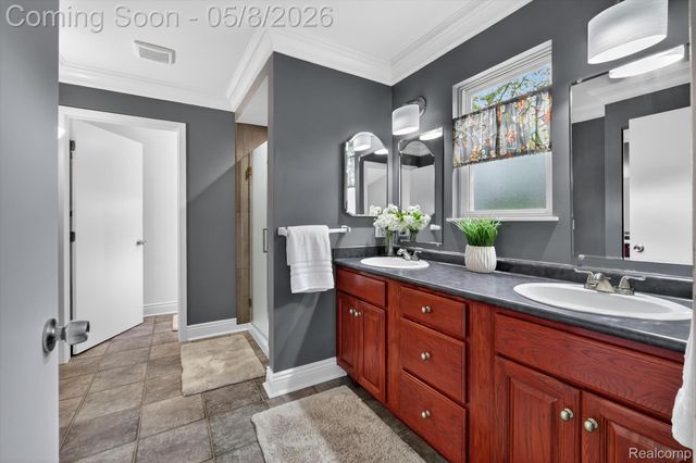 4455 Driftwood Drive, Commerce Charter Township, MI 48382