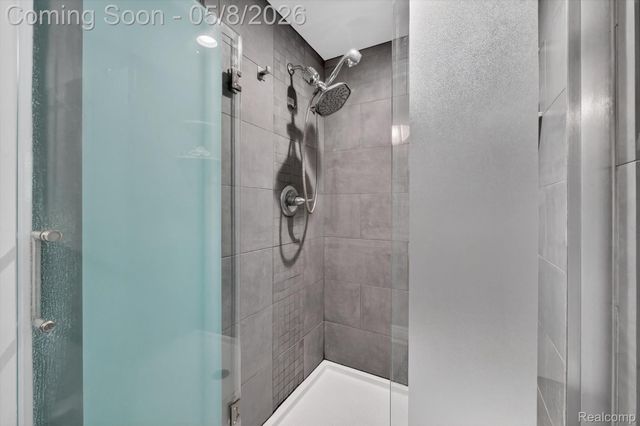 4455 Driftwood Drive, Commerce Charter Township, MI 48382