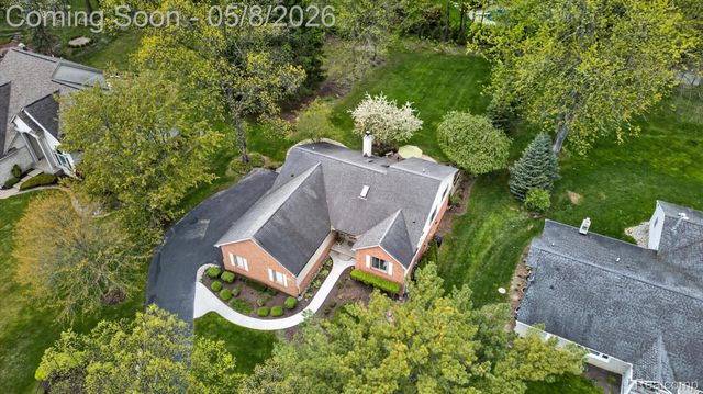 4455 Driftwood Drive, Commerce Charter Township, MI 48382