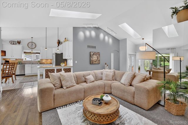 4455 Driftwood Drive, Commerce Charter Township, MI 48382