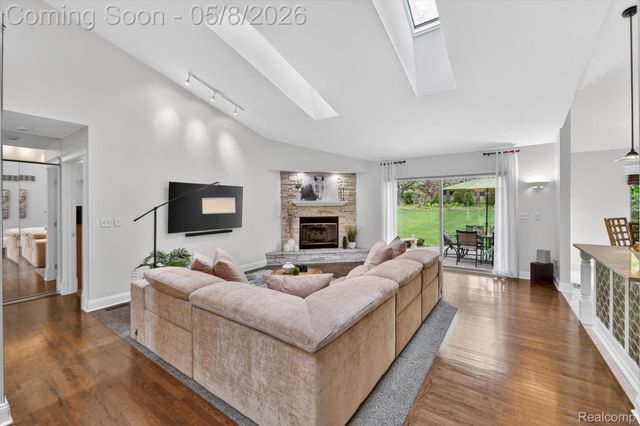 4455 Driftwood Drive, Commerce Charter Township, MI 48382