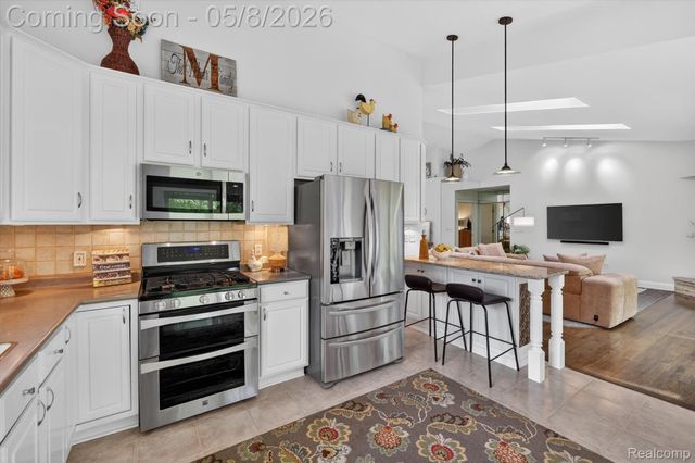 4455 Driftwood Drive, Commerce Charter Township, MI 48382
