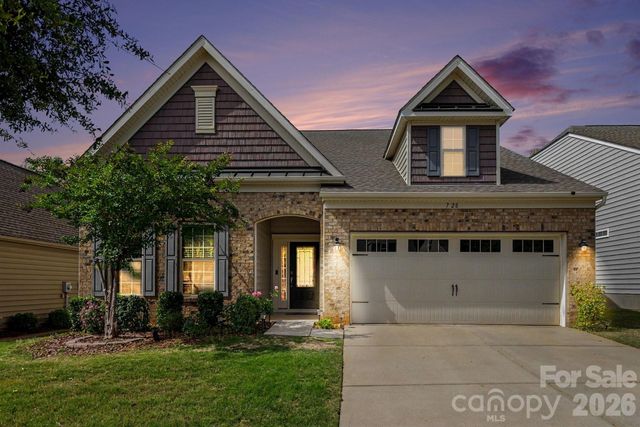 728 Bearcamp Way, Fort Mill, SC 29715