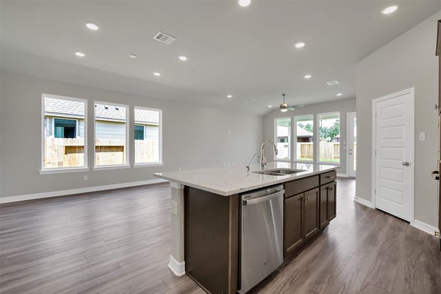 529 Cedar Harbor Court, Conroe, TX 77304