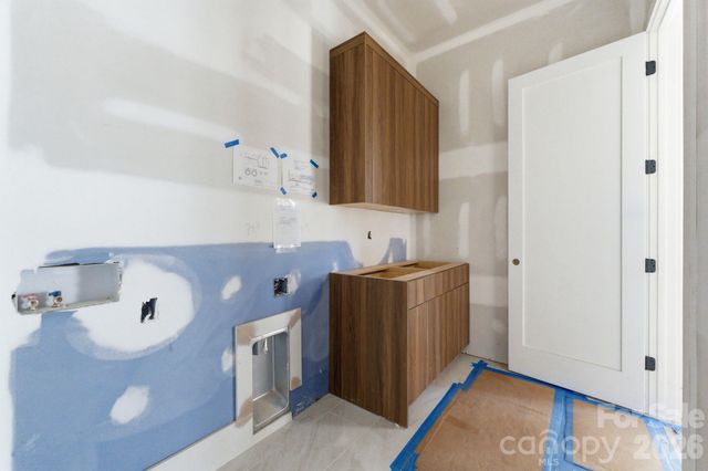 1427 N Sharon Amity Road, Charlotte, NC 28211