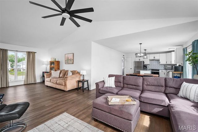 4 Royallbend Court, O'fallon, MO 63368