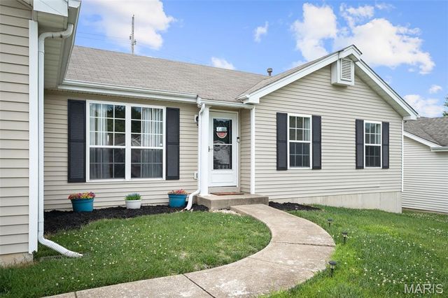 4 Royallbend Court, O'fallon, MO 63368