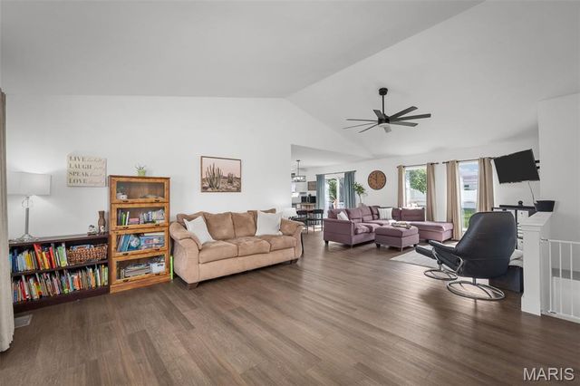 4 Royallbend Court, O'fallon, MO 63368