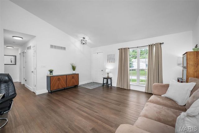 4 Royallbend Court, O'fallon, MO 63368