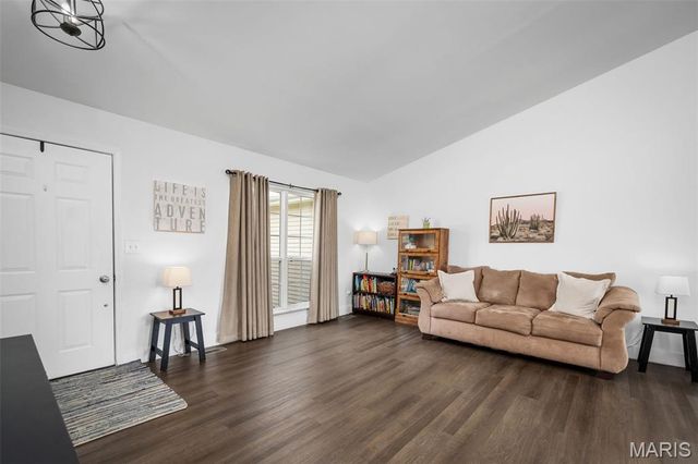4 Royallbend Court, O'fallon, MO 63368