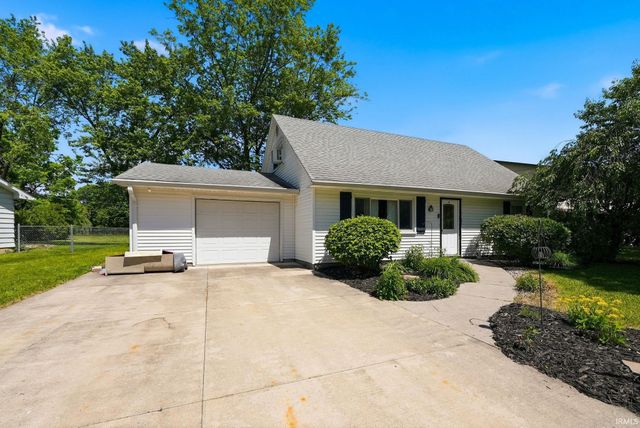 4016 Beaverbrook Drive, Fort Wayne, IN 46815