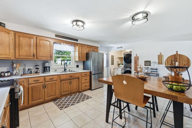 4016 Beaverbrook Drive, Fort Wayne, IN 46815