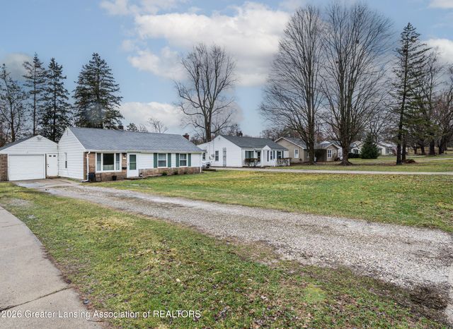 2827 W Willow Street, Lansing, MI 48917