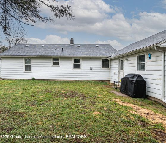 2827 W Willow Street, Lansing, MI 48917