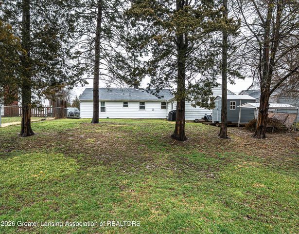 2827 W Willow Street, Lansing, MI 48917