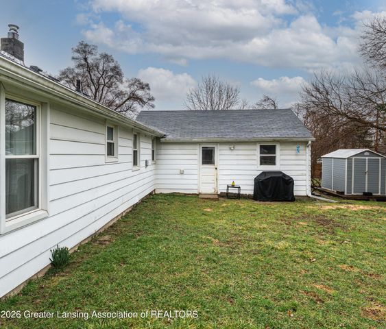 2827 W Willow Street, Lansing, MI 48917