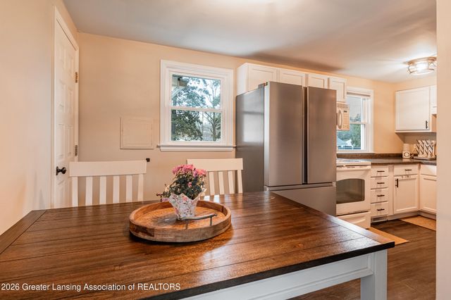 2827 W Willow Street, Lansing, MI 48917
