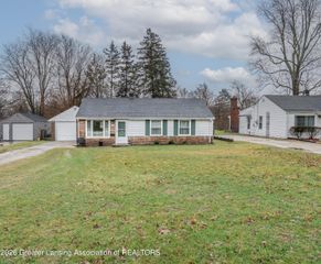 2827 W Willow Street, Lansing, MI 48917
