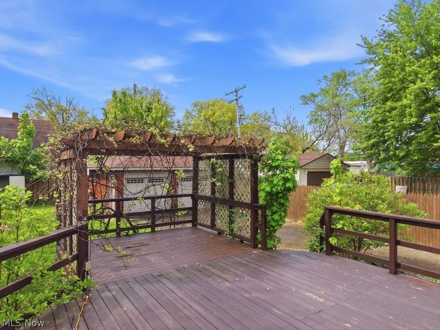 17513 Laverne Avenue, Cleveland, OH 44135