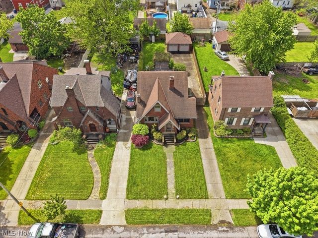17513 Laverne Avenue, Cleveland, OH 44135