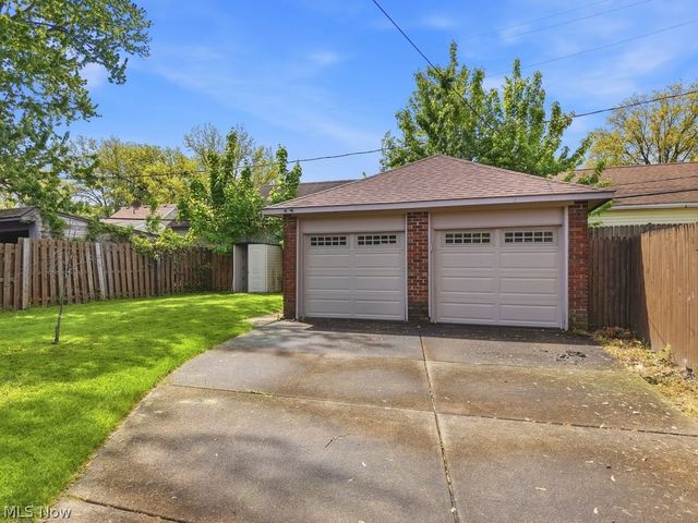 17513 Laverne Avenue, Cleveland, OH 44135
