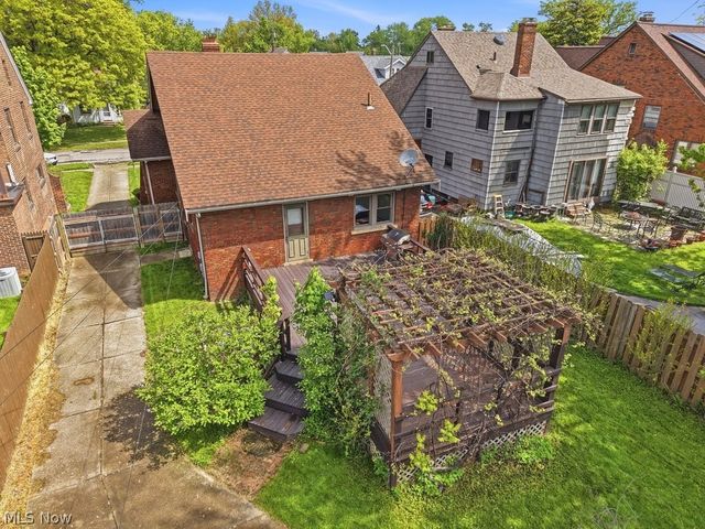 17513 Laverne Avenue, Cleveland, OH 44135