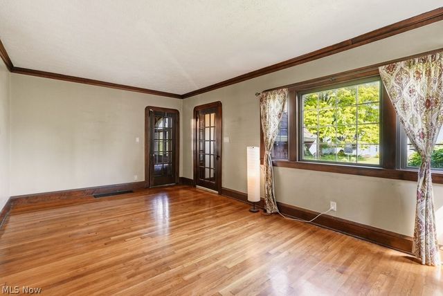 17513 Laverne Avenue, Cleveland, OH 44135
