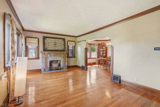 17513 Laverne Avenue, Cleveland, OH 44135