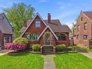 17513 Laverne Avenue, Cleveland, OH 44135