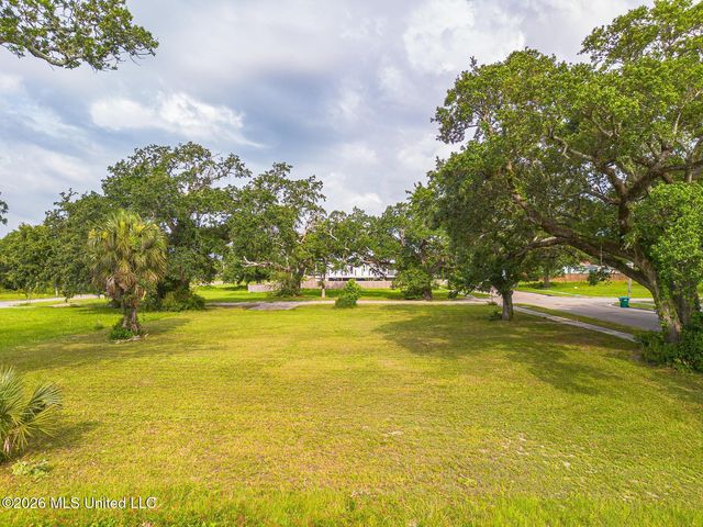 9th Street, Gulfport, MS 39501