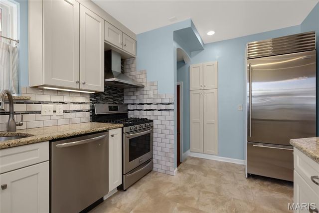 6635 Devonshire Avenue, St Louis, MO 63109