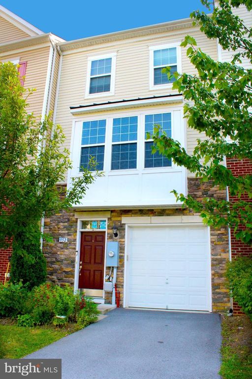 152 SCHRAMM LOOP, Stephens City, VA 22655