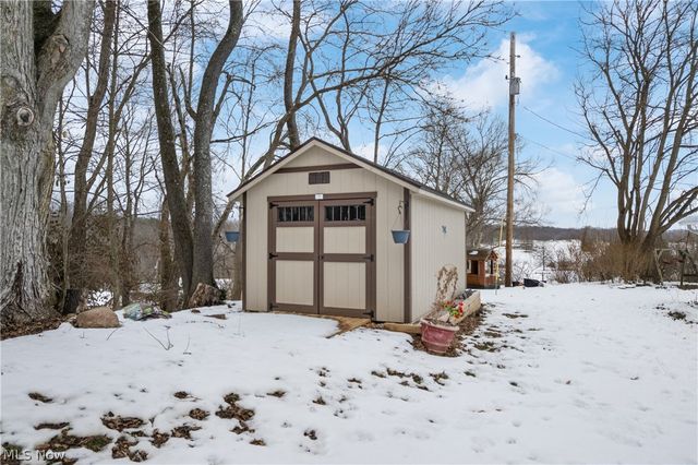 5039 Erie Avenue N, Canal Fulton, OH 44614